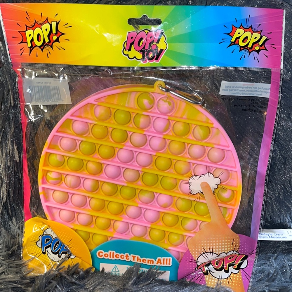 Large pop toy